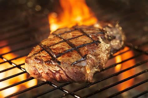 Grilling - Everything You Need to Start and Master Grilling