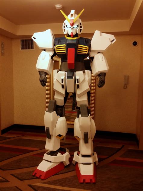 [Self] My 8 foot tall RX-178 Gundam cosplay from Anime Matsuri : r/cosplay