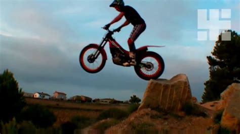 AMAZING Stunt bike dirt racing - YouTube