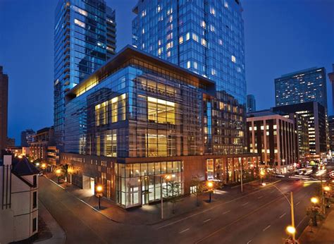 Four Seasons Hotel Toronto | Classic Vacations