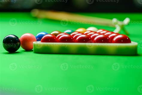 Snooker balls on green snooker table 2900695 Stock Photo at Vecteezy