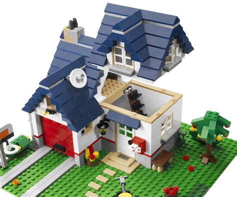 BegCanteq: Item # 3047: Pre-Order LEGO Creator Apple Tree House (5891) - 539 Piece set