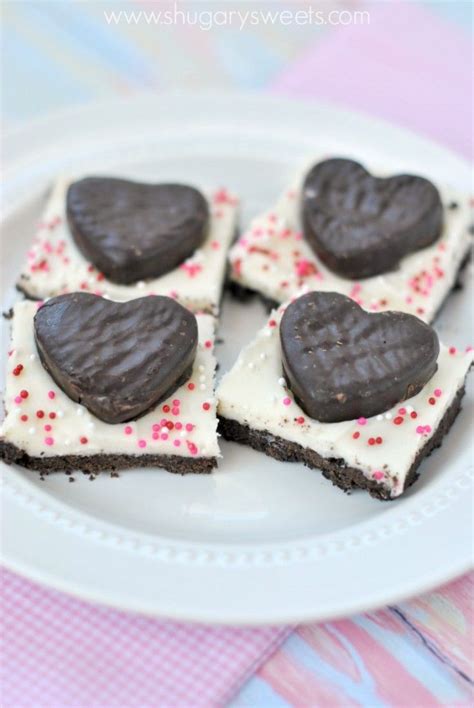 Easy, no bake, Chocolate Peppermint Bars are sure to be a hit as an delicious after dinner mint ...