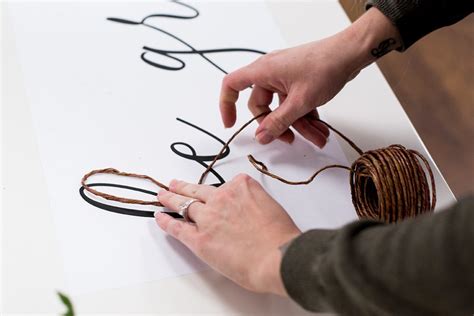 DIY Holiday Greenery Garland | Mothers Lounge