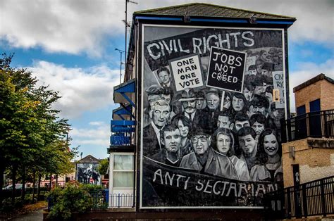 Derry Murals: The Troubles of Northern Ireland - Travel Addicts