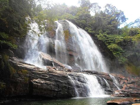 16 Waterfalls in Nuwara Eliya For A Relaxing Weekend Getaway 2024