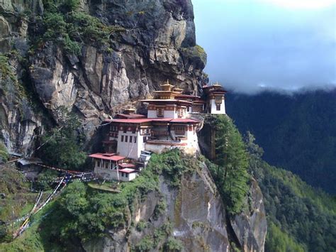 The Amazing Monasteries Of Bhutan - Spluch - Interesting/Fun Stuff From ...