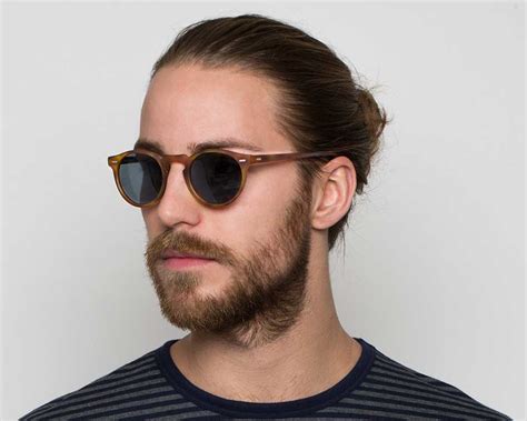 How To Choose The Right Sunglasses For Men Face Shape