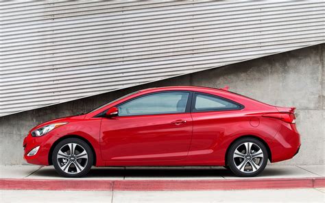 2013 Hyundai Elantra Coupe Photo Gallery - Motor Trend