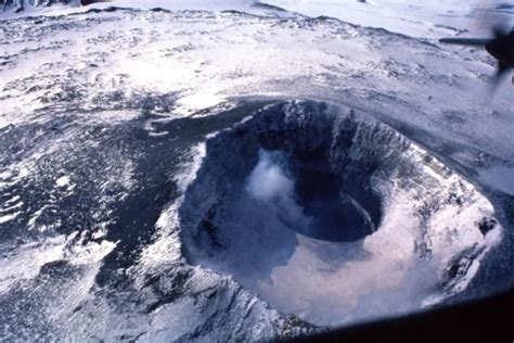 Mt.Erebus volcano,Antarctica continuous eruption 1972 | Volcano photos, Volcano, French southern ...