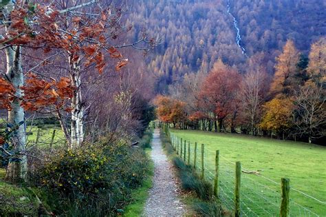 Buttermere - path between village and lake | Andrew Hill | Flickr