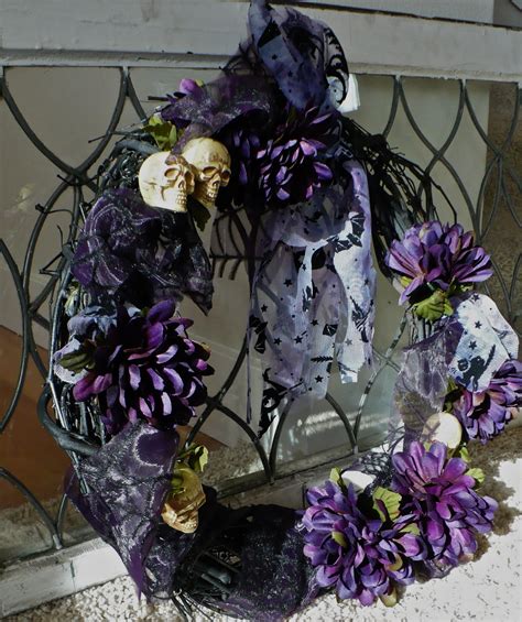 her lovely nest.: lovely + a little spooky halloween wreath.