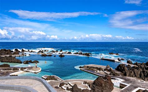 Volcanic lava swimming pool at Porto Moniz, Madeira Island - Fleewinter