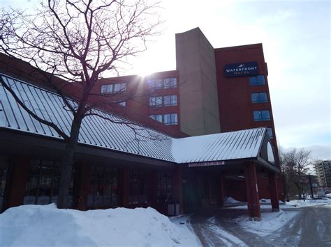 Waterfront Hotel in Burlington, Ontario - Kid-friendly Hotel Reviews | Trekaroo