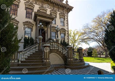 Leland Stanford Mansion SHP, Main Entrance Editorial Photography - Image of city, stairs: 145899457