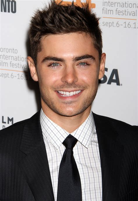 A charming smile :) Zac efron | Zac efron hair, Zac efron, Zac