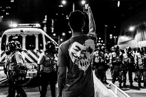 Photographing the Hong Kong Protests’ ‘Bystanders’ - ArtReview