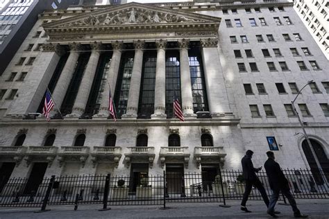 Stocks indexes hit new records on Wall Street following Fed speech ...