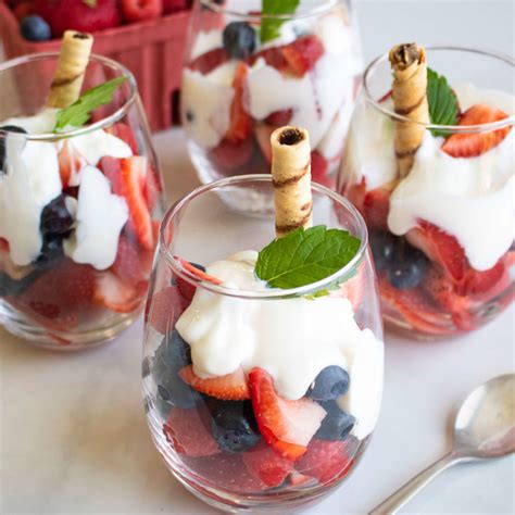 Summer Berries With Lemon Crema | Cacique® Inc.