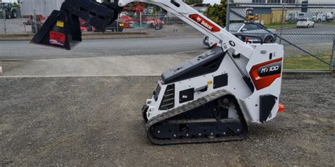 Bobcat M100 Skid Steer loader/trencher - 2 Tyre Tracks and Hire