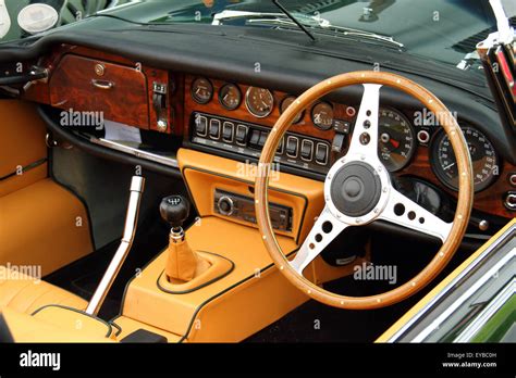 Vintage jaguar dashboard hi-res stock photography and images - Alamy