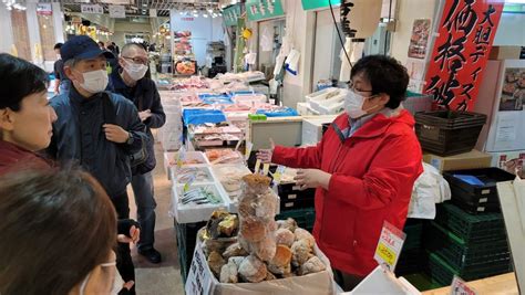 Tour of Tsukiji Market & Sushi-Making Experience | byFood