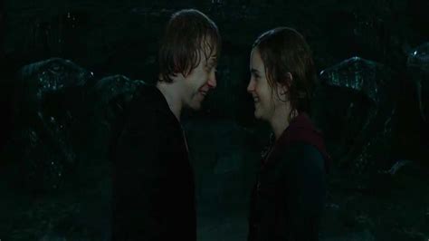 Hermione Granger And Harry Potter Kissing