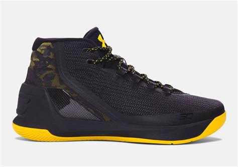 Stephen Curry’s third signature basketball shoe hits stores in Canada ...