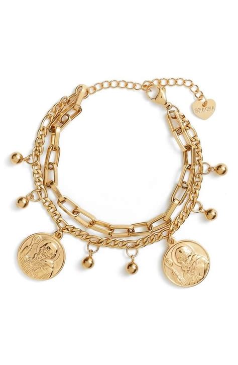 Lucky Charm Bracelets Are Making A Comeback - In The Groove | Acessórios femininos, Acessórios ...