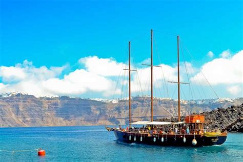 Book online: Santorini Volcano Sightseeing Tour | Discover Greece