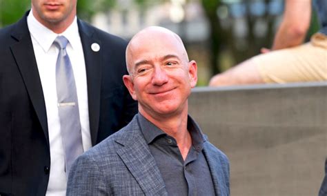 Amazon CEO Jeff Bezos to Step Down