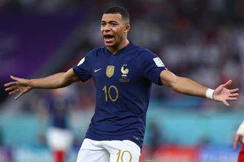 Equipe de France - Kylian Mbappé se distingue aussi en dehors des terrains