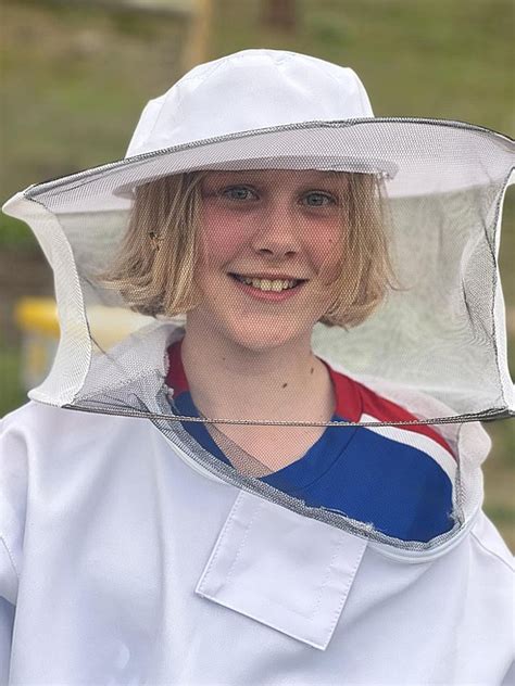 Superior fifth-grader is a beekeeper training | Valley Press/Mineral Independent