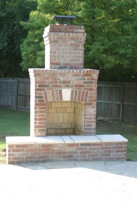 Red Brick Outdoor Fireplace – Mriya.net