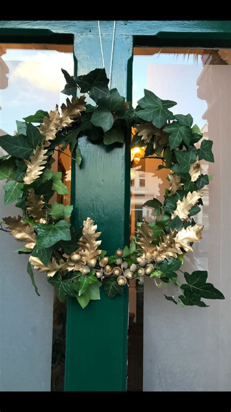 Pin by Susana Toma on Christmas garland | Christmas wreaths diy, Christmas garland, Ivy wreath