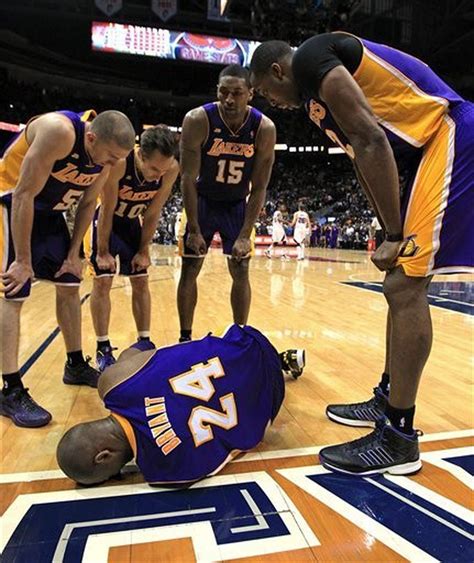 Kobe Bryant injury: Los Angeles Lakers star out indefinitely; X-rays negative - masslive.com