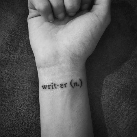 12 Tiny, Beautiful Tattoo Ideas For Writers | Writer tattoo, Writing tattoos, Quill tattoo