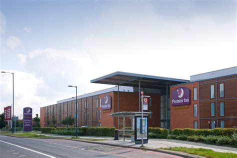 Premier Inn London Heathrow Airport T2 & T3 (Bath Road) Hotel - Hotels ...