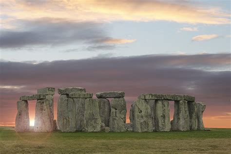 Stonehenge & Bath Tour - United Minibuses and Coaches