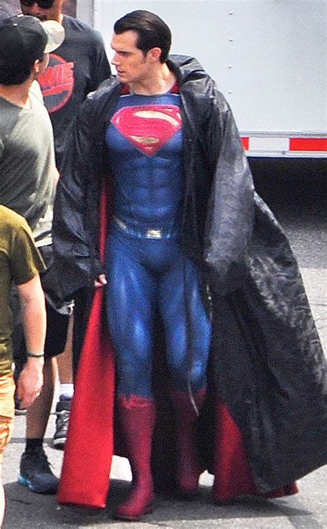 Superman's Back! See Henry Cavill in Full Costume on Set in Detroit - E ...