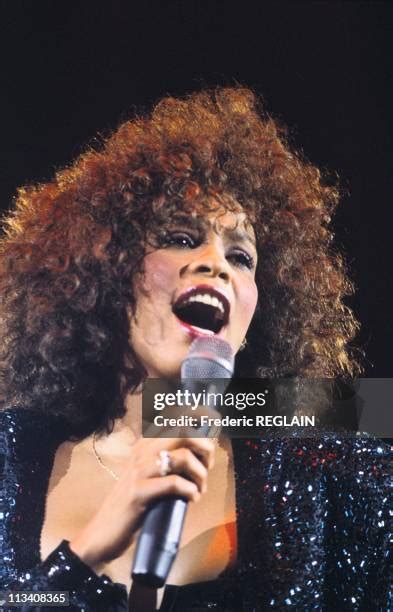 Whitney Houston 1988 Photos and Premium High Res Pictures - Getty Images