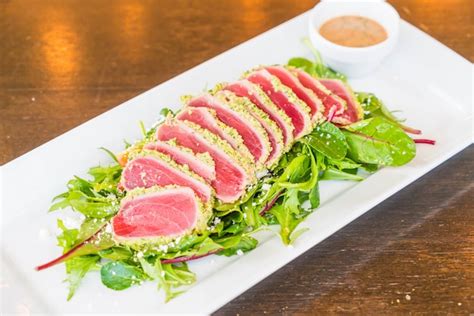 Premium Photo | Raw tuna salad