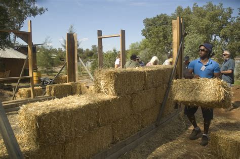 Straw Bale Walls – Huff ‘n’ Puff Strawbale Constructions