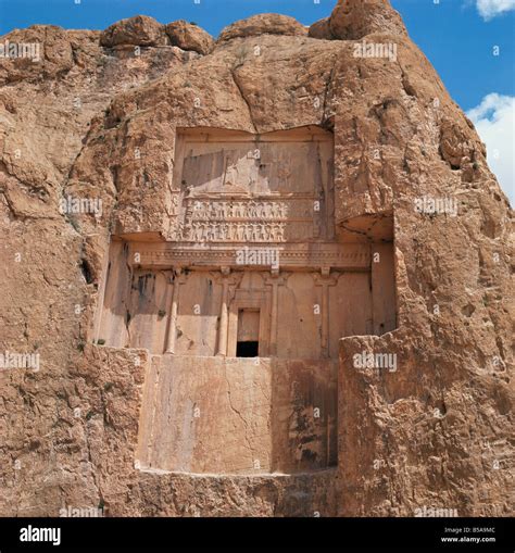 Rock cut tomb of Darius II Naqsh e Rustam Iran Middle East Stock Photo - Alamy