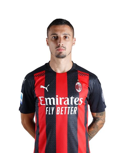 Rade Krunić: Stats and Biography | AC Milan in 2021 | Ac milan, Milan ...