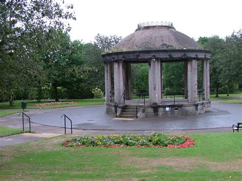 Bandstand in South Park © Neil Lewin cc-by-sa/2.0 :: Geograph Britain and Ireland