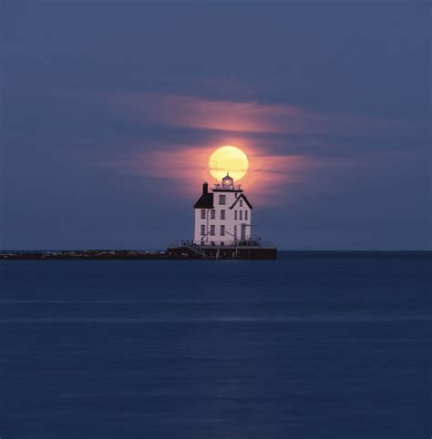 29 Historic & Unique Lake Erie Lighthouses in the United States