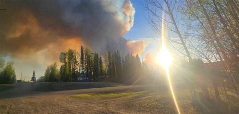 Wildfire near Fort Nelson doubles in size