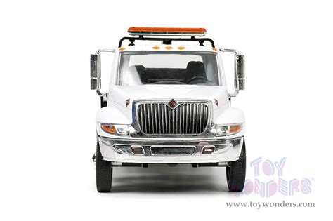 International® DuraStar 4400 Flatbed Tow Truck by Jada Toys 1/24 scale diecast model car ...