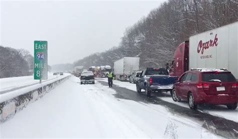 Michigan State Police: I-94 near Kalamazoo closed for 51 vehicle chain ...